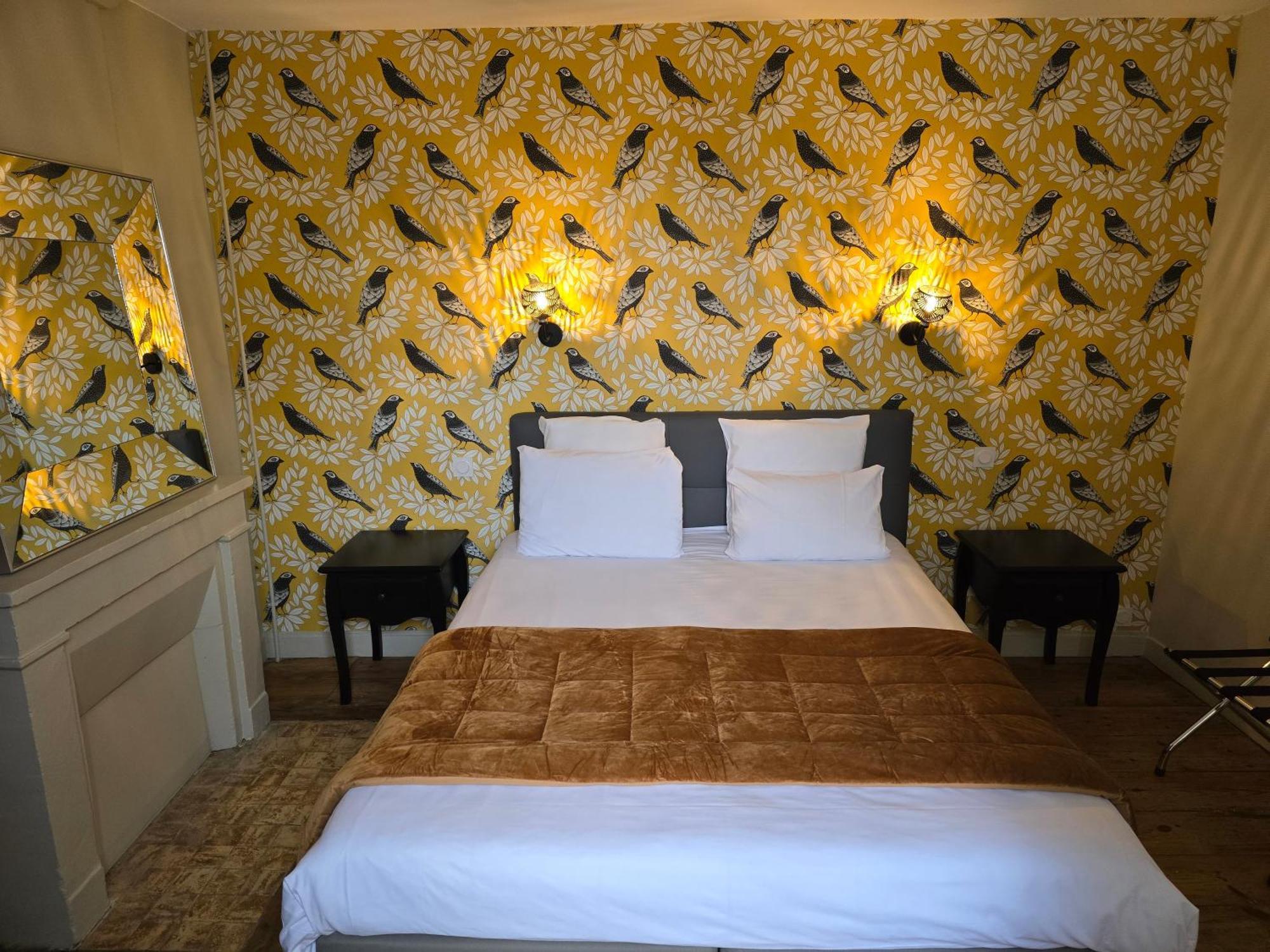 Au Loup Historic Apartments Байо Екстер'єр фото